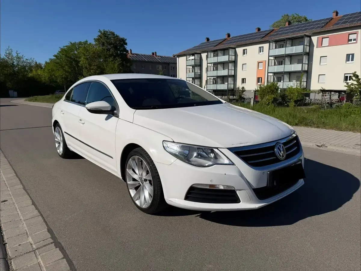 Używany VW Passat Individual 170 KM (125 kW) 2011 Biały Coupe
