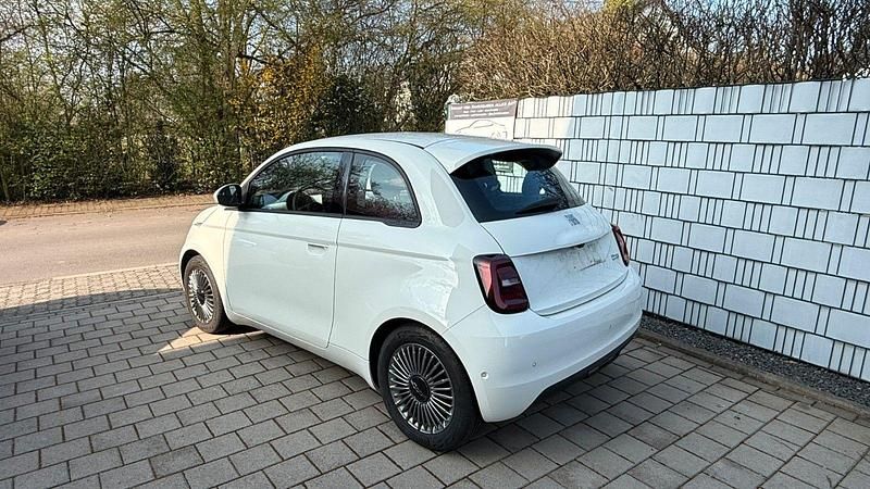 Gebraucht Fiat 500e 86 kW (118 PS) 2023 Weiß Kleinwagen