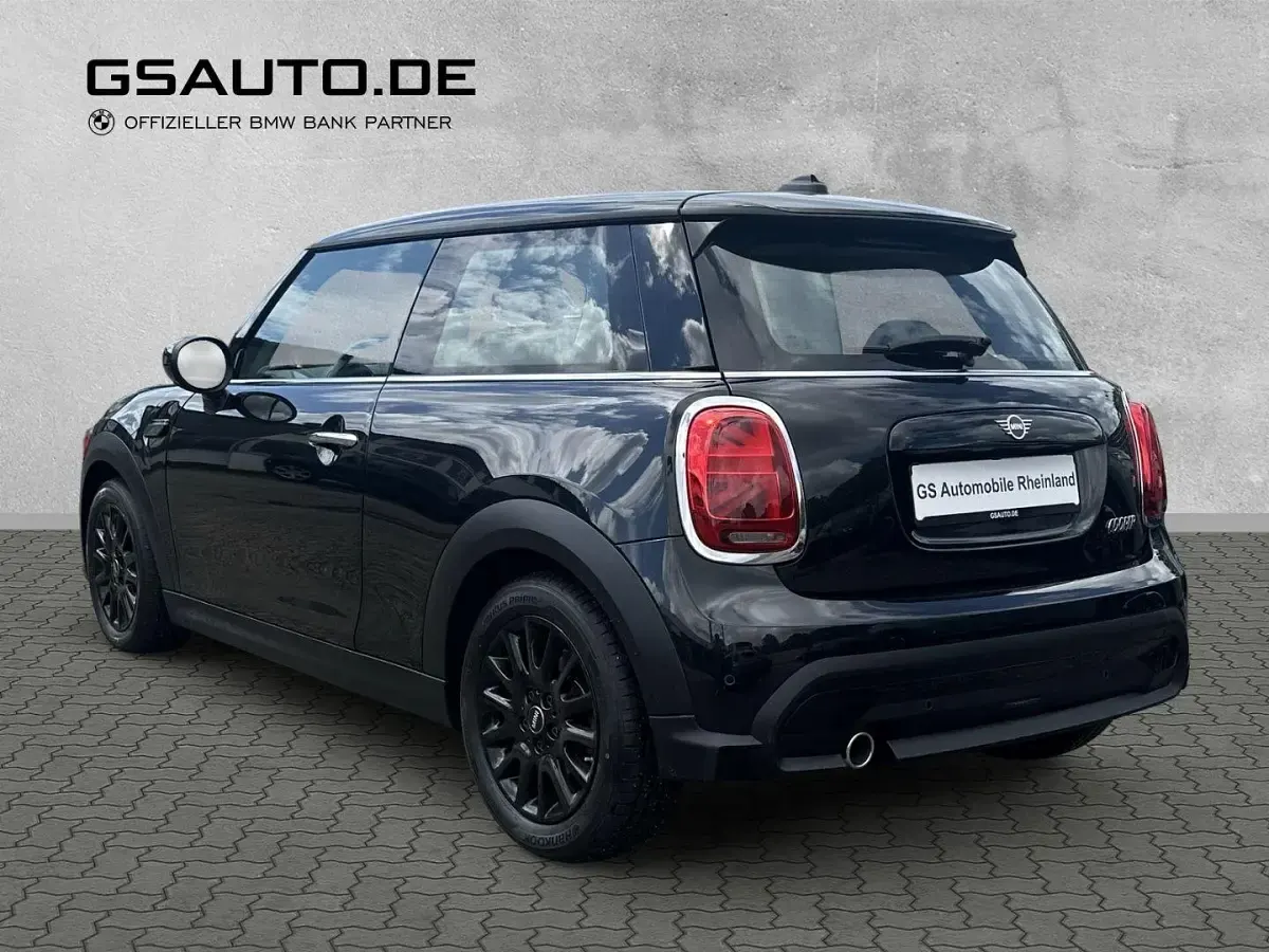 Gebraucht Mini Cooper Classic 136 PS (100 kW) 2022 Schwarz Kleinwagen