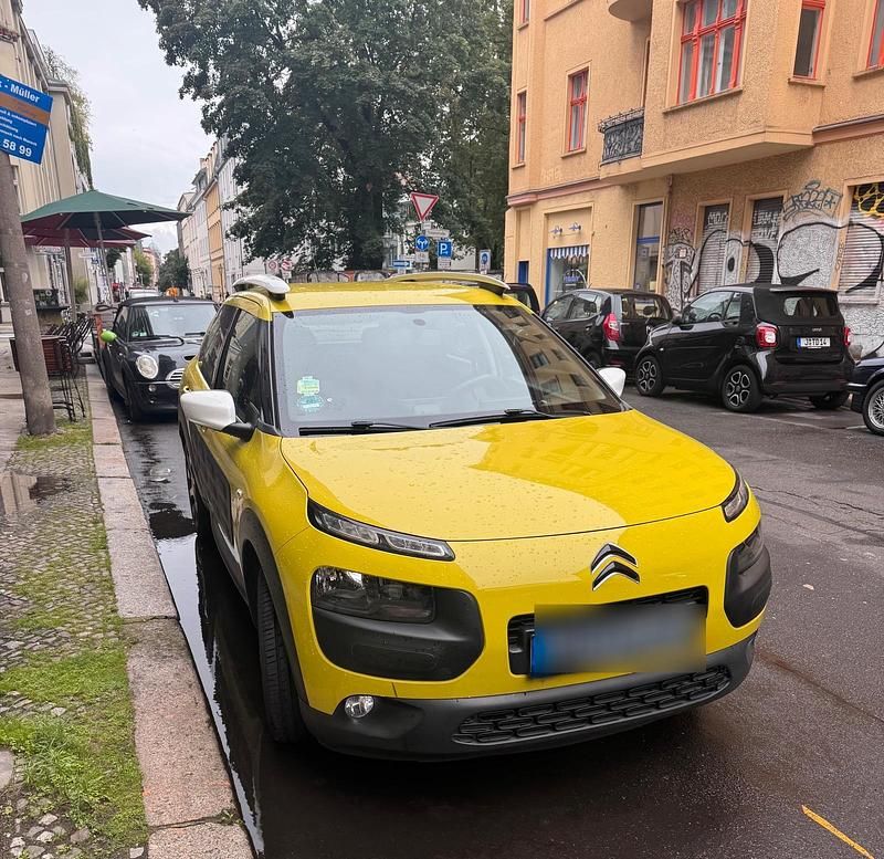 Grün Gebraucht 2016 Citroën C4 Cactus Kleinwagen | 5.999 € (Superpreis) - Bild 1/4