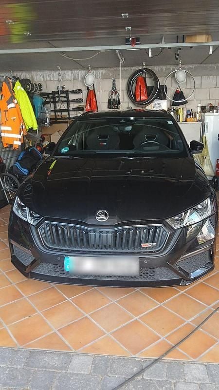 Schwarz Gebraucht 2022 Skoda Octavia RS Kombi | 26.950 € (Guter Preis) - Bild 1/4