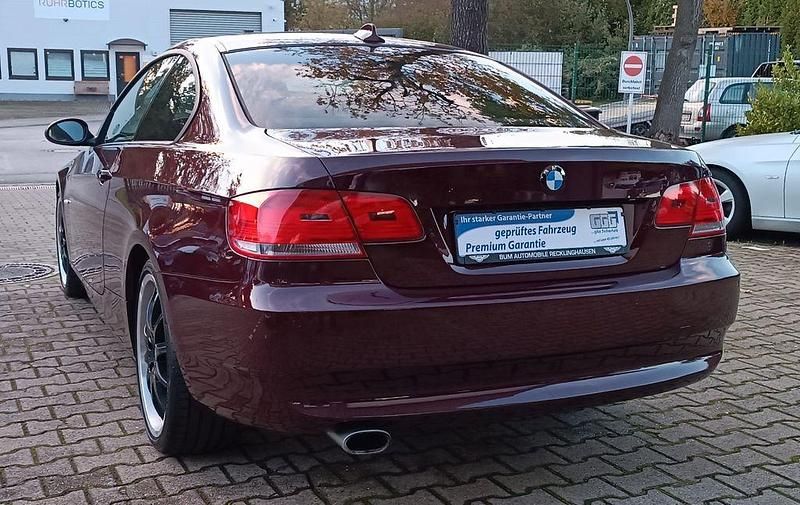 Gebraucht BMW 320 Sport Line 170 PS (125 kW) 2009 Rot Coupé