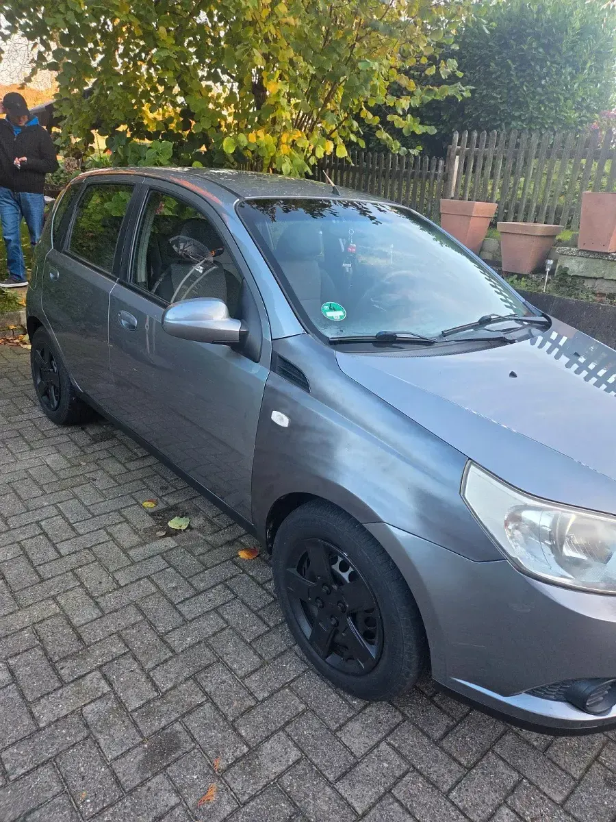 Gebraucht Chevrolet Aveo 84 PS (61 kW) 2009 Grau Kleinwagen