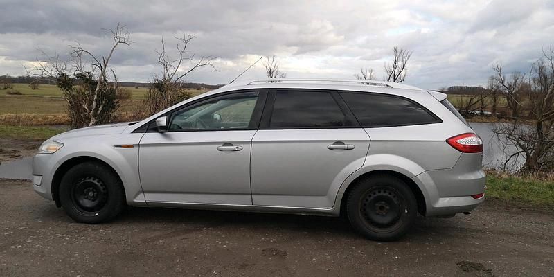Silber Gebraucht 2009 Ford Mondeo Kombi | 4.000 € (Etwas zu teuer) - Bild 1/4