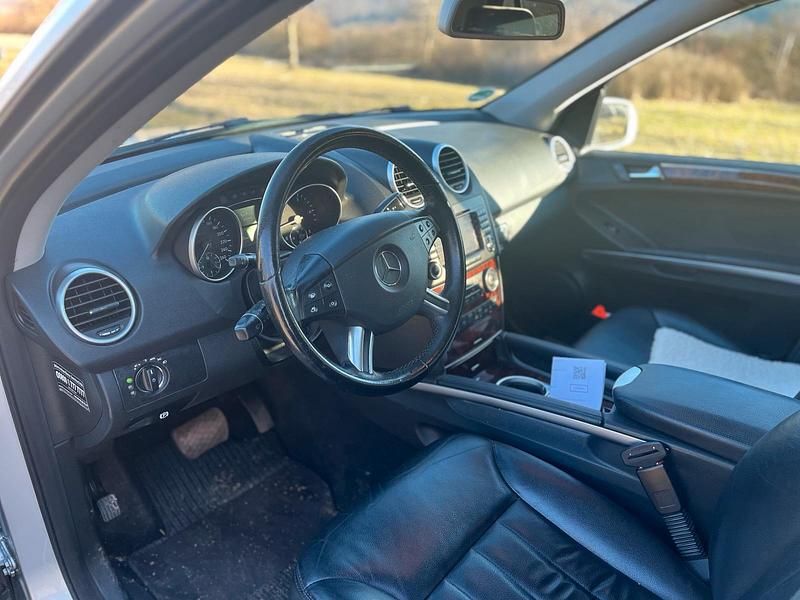 Gebraucht Mercedes ML320 224 PS (164 kW) 2007 Silber SUV