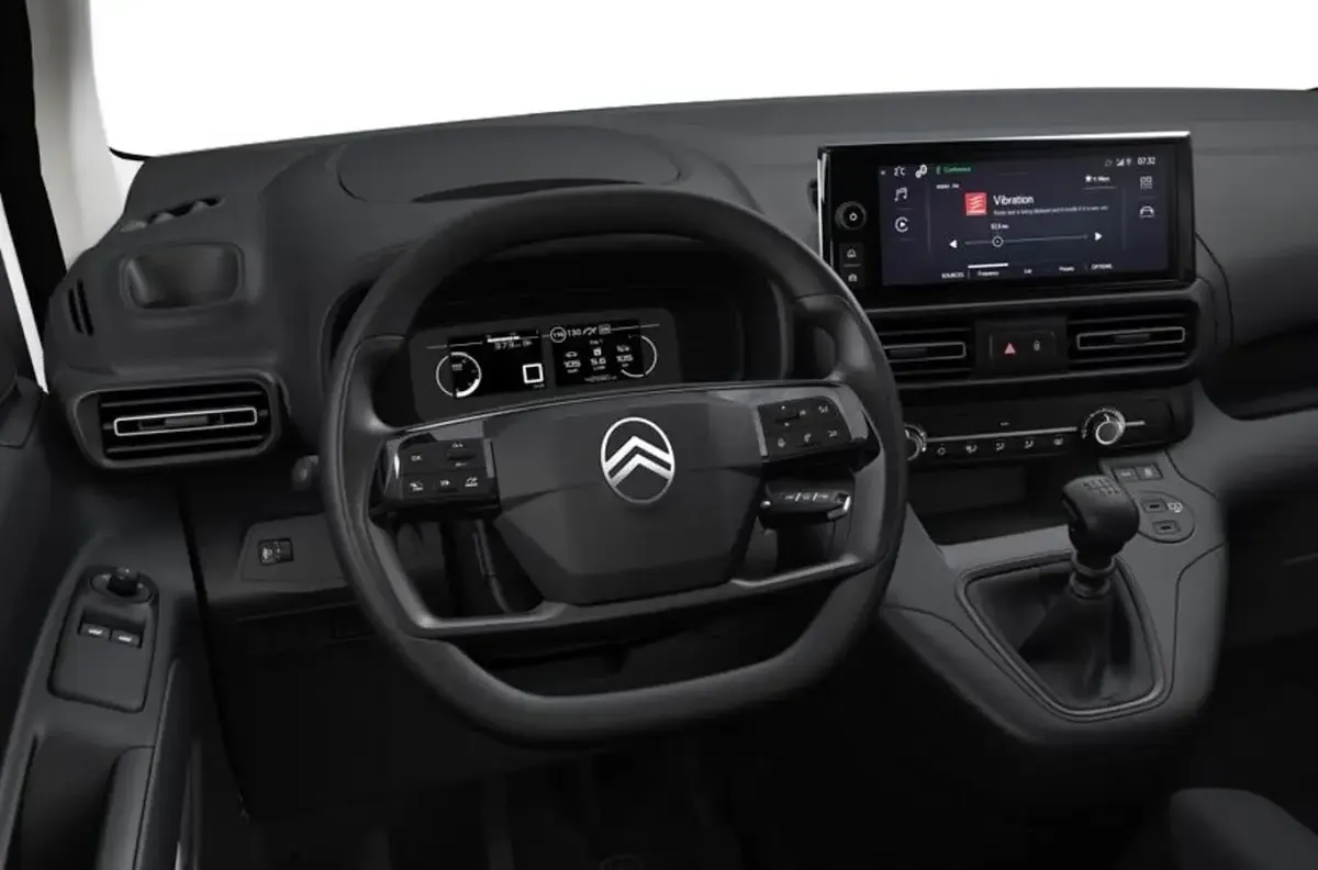 Neu Citroën e-Berlingo 102 PS (75 kW) 2025 Stahlgrau metallic Van / Kleinbus