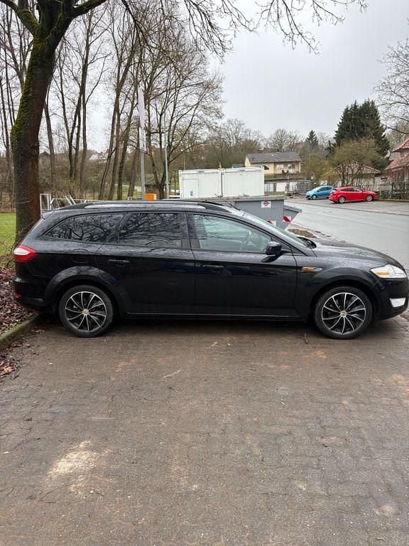 Gebraucht Ford Mondeo Ambiente 125 PS (91 kW) 2007 Schwarz Limousine