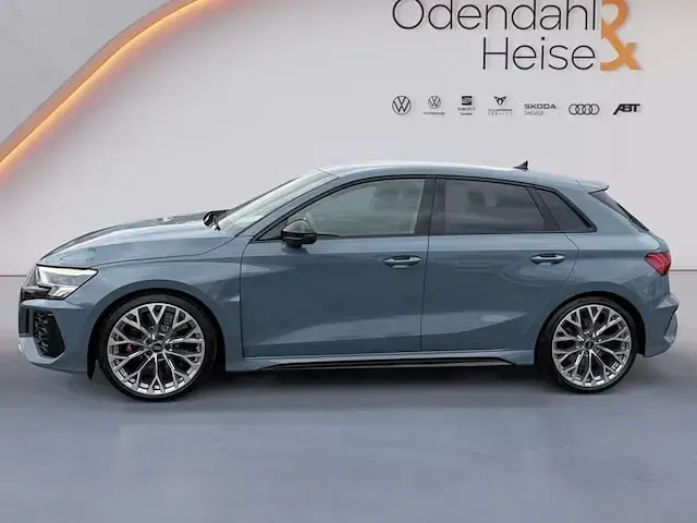 Gebraucht Audi RS3 Sportback Premium 400 PS (294 kW) 2023 Kemoragrau metallic Kleinwagen