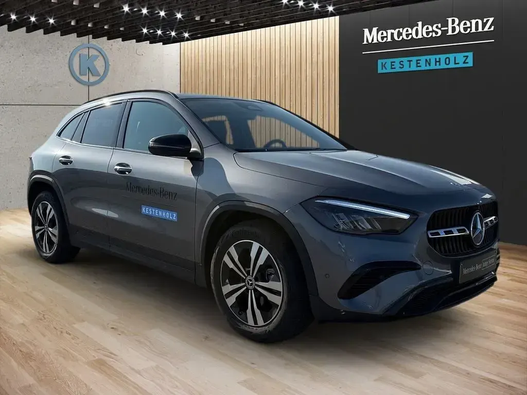 Gebraucht Mercedes GLA180 Progressive 116 PS (85 kW) 2025 Metalliclack mountaingrau SUV
