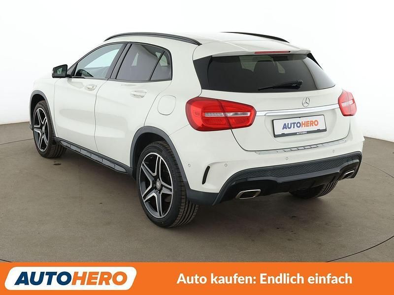 Gebraucht Mercedes GLA220 Style 170 PS (125 kW) 2016 Weiß SUV