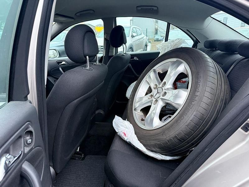 Gebraucht Mercedes C200 122 PS (89 kW) 2005 Silber Limousine