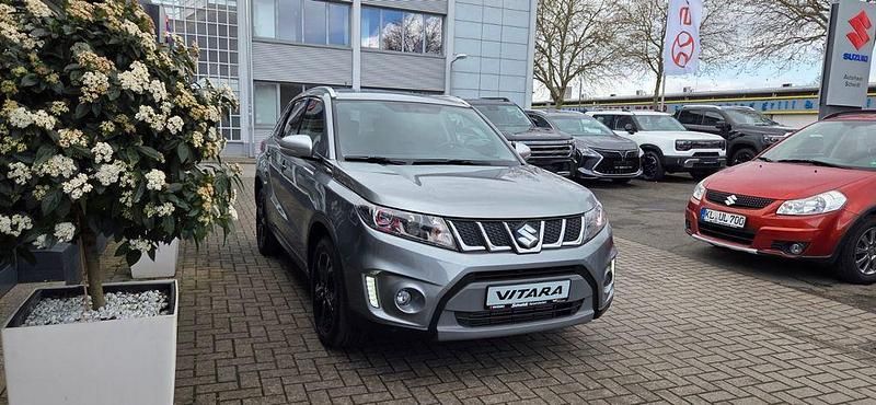 Gebraucht Suzuki Vitara 140 PS (102 kW) 2016 Grau SUV