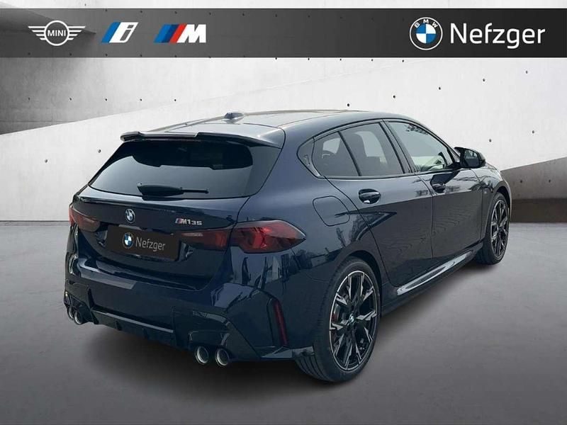 Neu BMW 135 300 PS (220 kW) 2025 Tansanitblau ii metallic Kleinwagen