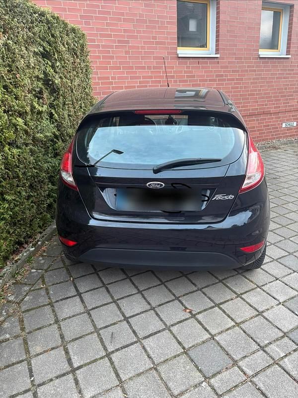 Gebraucht Ford Fiesta Trend 82 PS (60 kW) 2014 Schwarz Kleinwagen