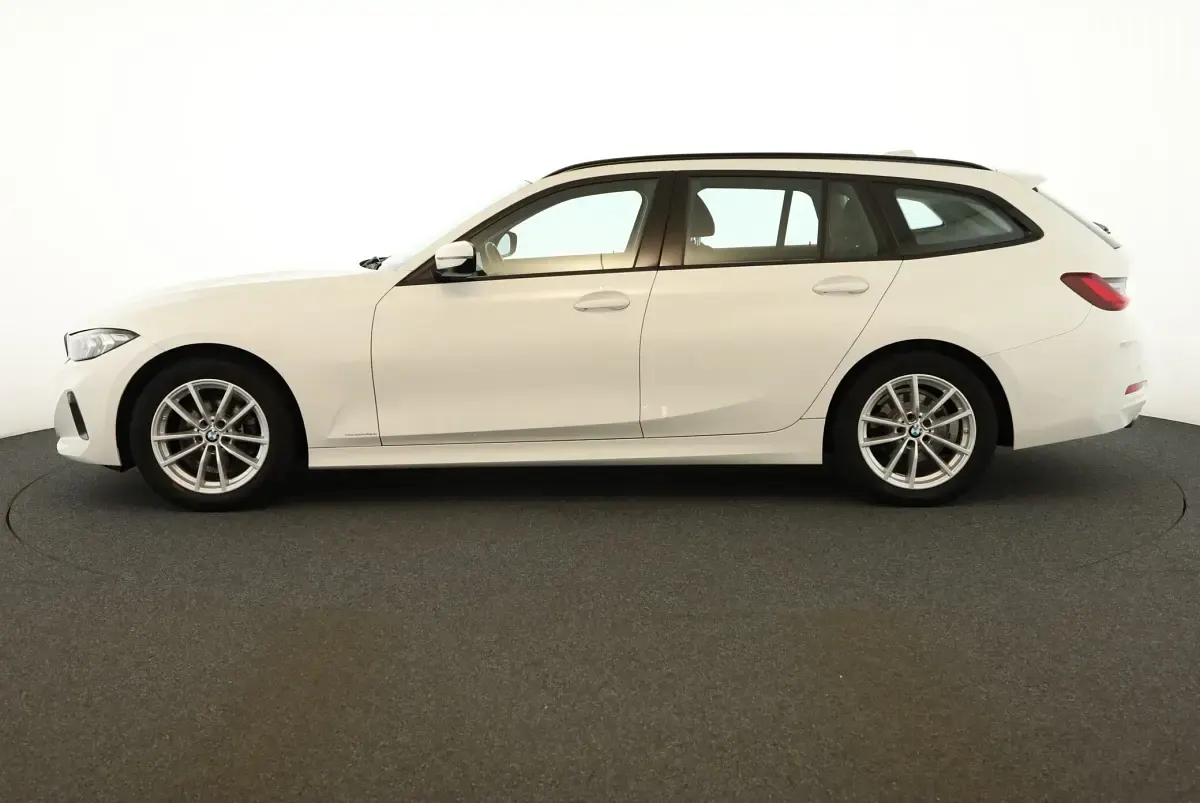Gebraucht BMW 318 150 PS (110 kW) 2023 Alpinweiss iii Kombi