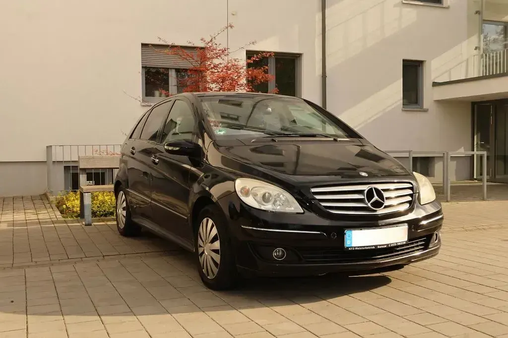 Gebraucht Mercedes B200 136 PS (100 kW) 2005 Schwarz Van / Kleinbus