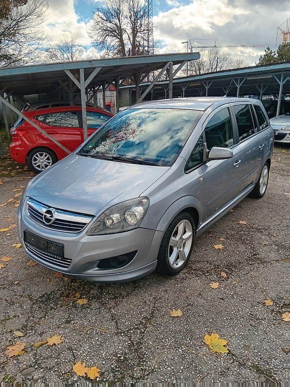 Silber Gebraucht 2008 Opel Zafira Sport Van / Kleinbus | 3.950 € (Etwas zu teuer) - Bild 1/4
