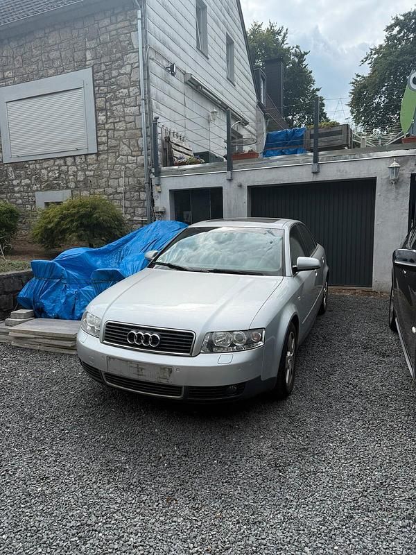 Silber Gebraucht 2003 Audi A4 Limousine | 1.800 € (Guter Preis) - Bild 1/4