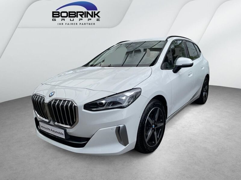 Weiß Gebraucht 2024 BMW 218 Active Tourer Luxury Line Van / Kleinbus | 29.990 € (Guter Preis) - Bild 1/4