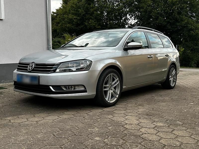 Gebraucht VW Passat 140 PS (102 kW) 2011 Silber Kombi