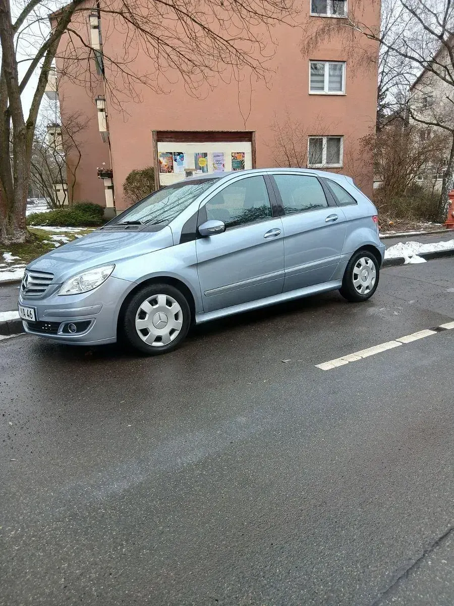 Gebraucht Mercedes B200 140 PS (102 kW) 2006 Grün Van / Kleinbus