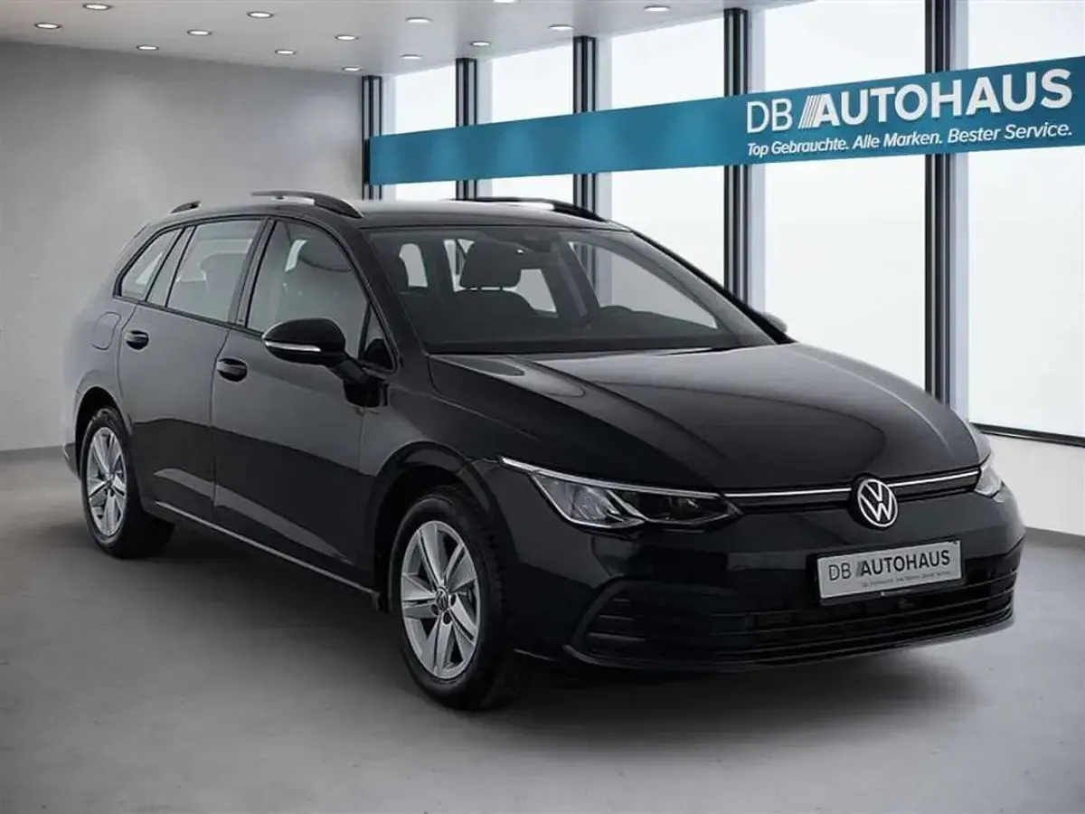 Gebraucht VW Golf VIII Life 110 PS (80 kW) 2024 Schwarz Kombi