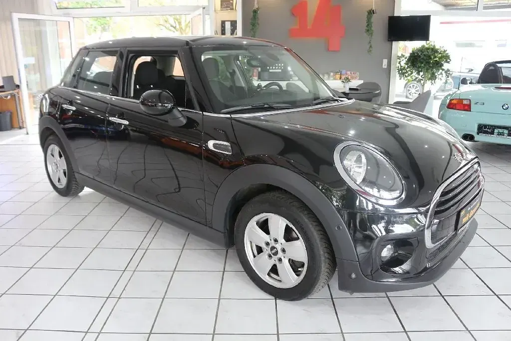Używany Mini Cooper 136 KM (100 kW) 2018 Czarny Hatchback