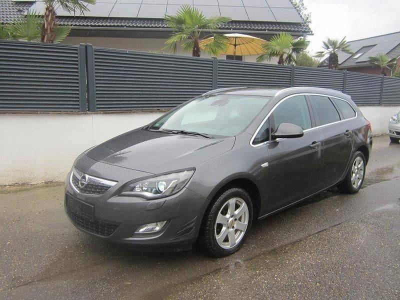 Gebraucht Opel Astra 110 PS (80 kW) 2011 Grau Limousine