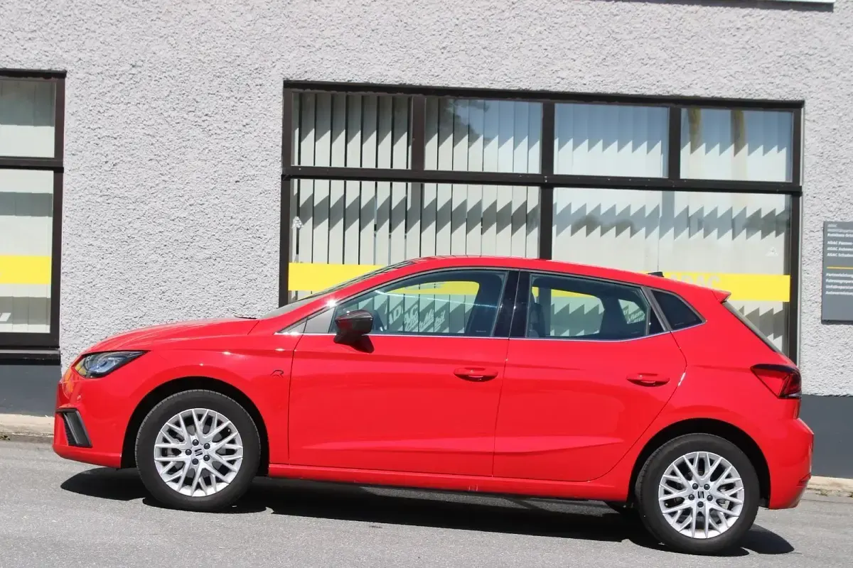 Gebraucht Seat Ibiza XCELLENCE 110 PS (80 kW) 2024 Rot Kleinwagen
