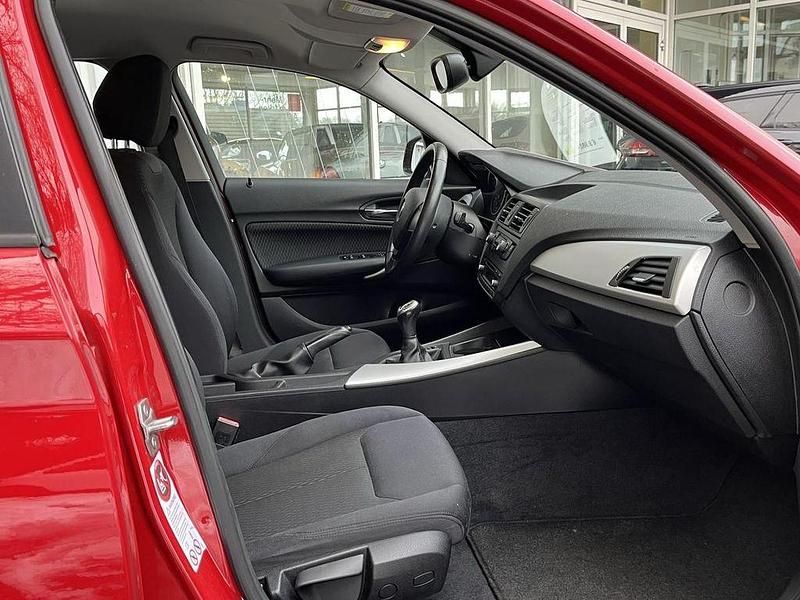 Gebraucht BMW 114 102 PS (75 kW) 2012 Rot Kleinwagen