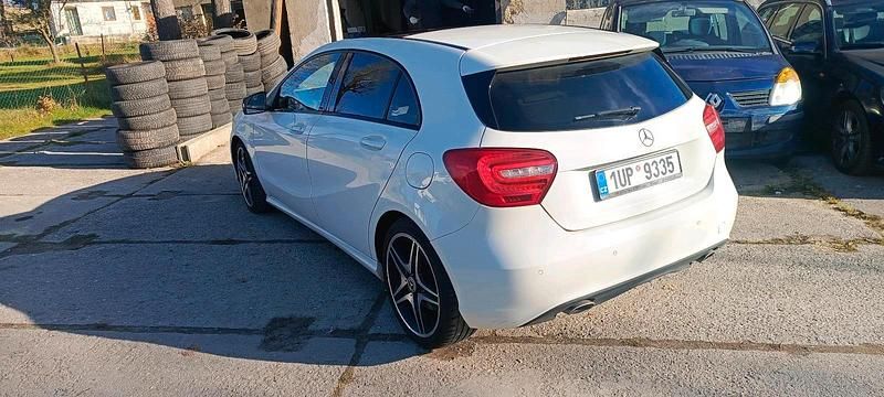 Gebraucht Mercedes A220 170 PS (125 kW) 2013 Weiß Kleinwagen