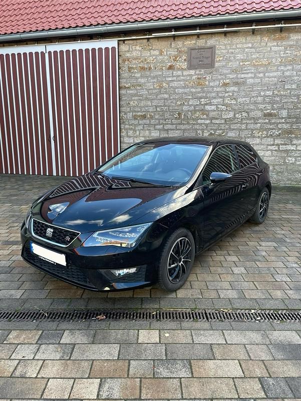 Schwarz Gebraucht 2016 Seat Leon FR Coupé | 10.900 € (Fairer Preis) - Bild 1/4