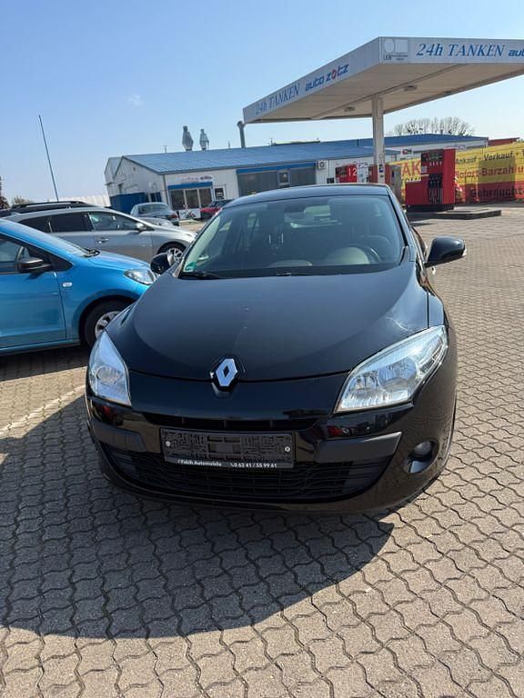 Gebraucht Renault Mégane Dynamique 106 PS (77 kW) 2011 Limousine