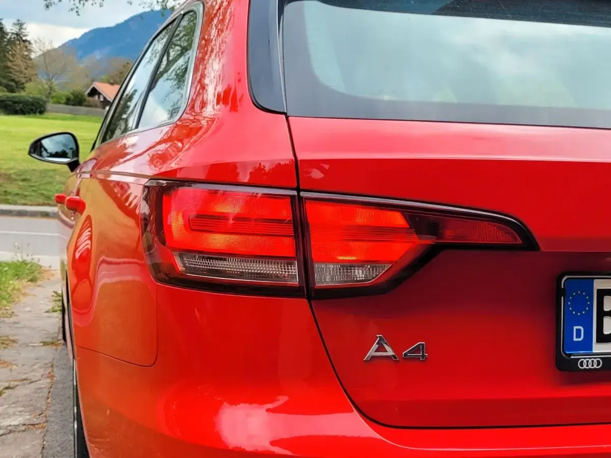 Gebraucht Audi A4 190 PS (139 kW) 2018 Rot Kombi
