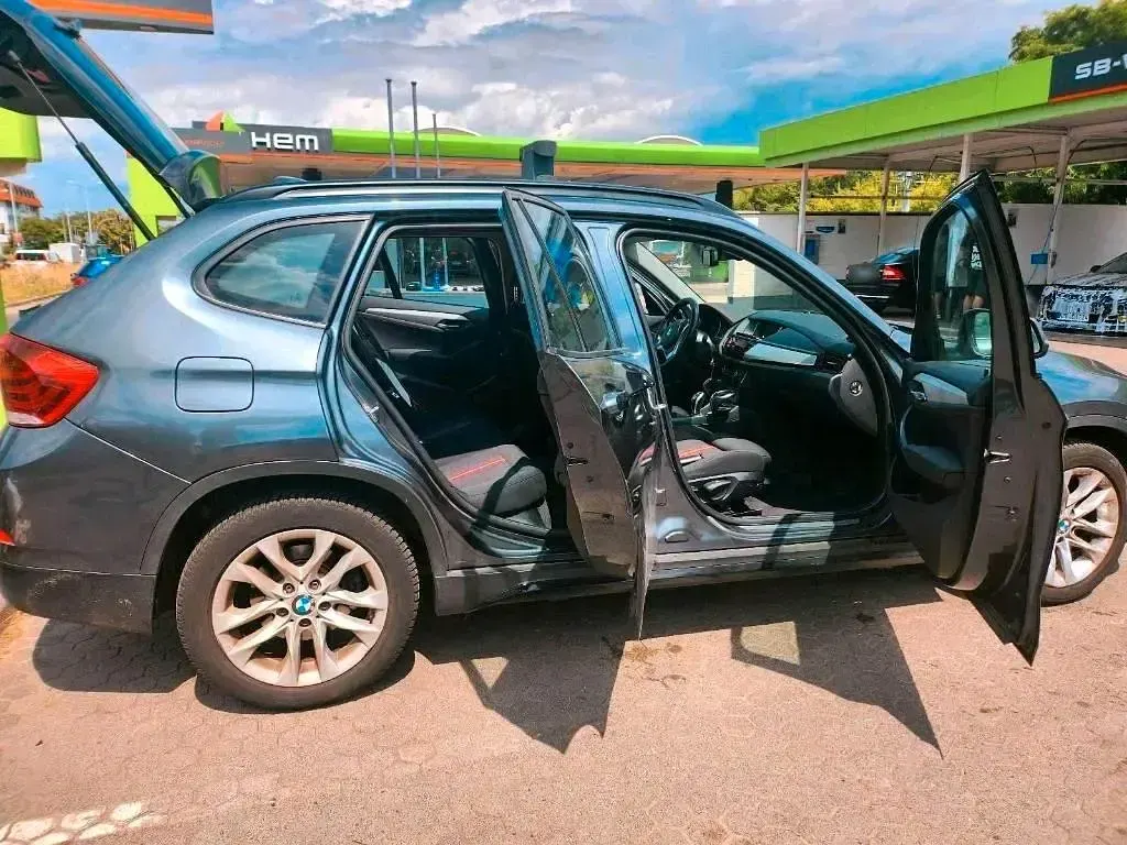 Gebraucht BMW X1 Sport Line 143 PS (105 kW) 2015 Grau SUV