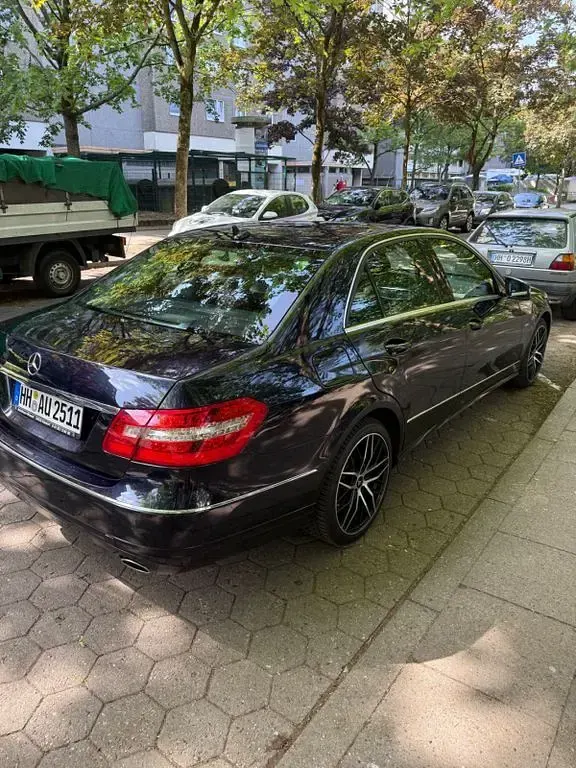 Gebraucht Mercedes E350 Elegance 292 PS (214 kW) 2010 Blau Limousine