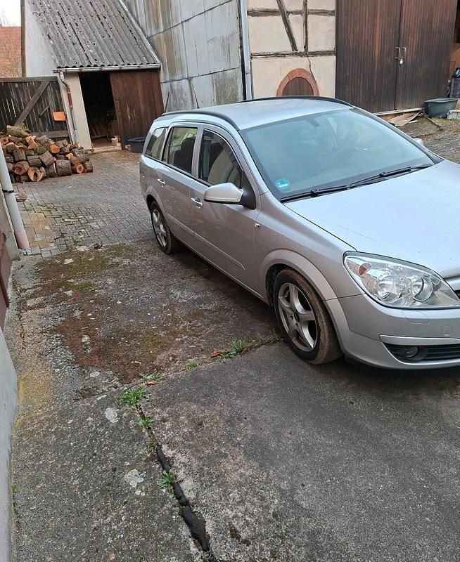 Gebraucht Opel Astra 101 PS (74 kW) 2005 Silber Kombi