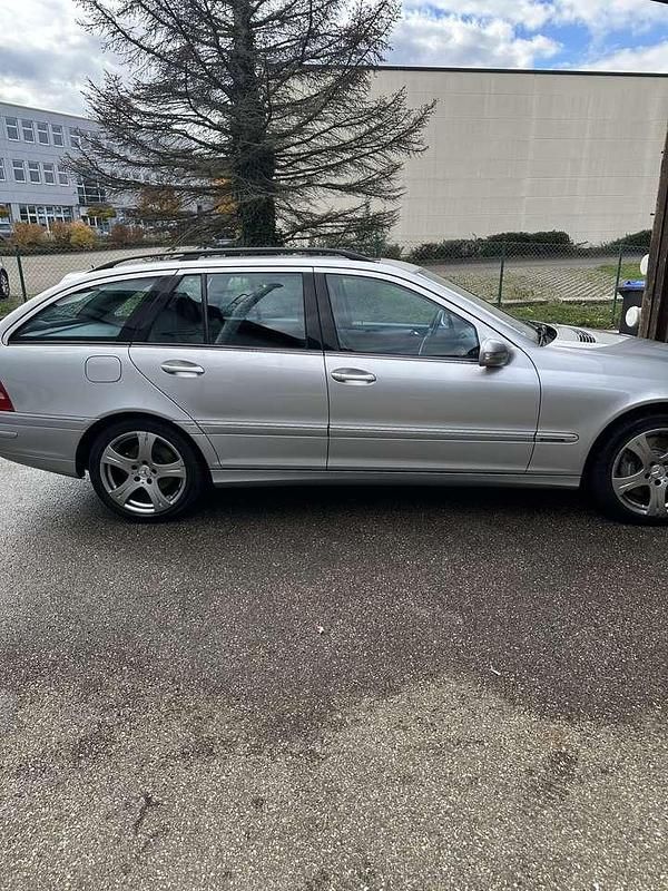 Gebraucht Mercedes C320 Avantgarde 224 PS (164 kW) 2005 Kombi