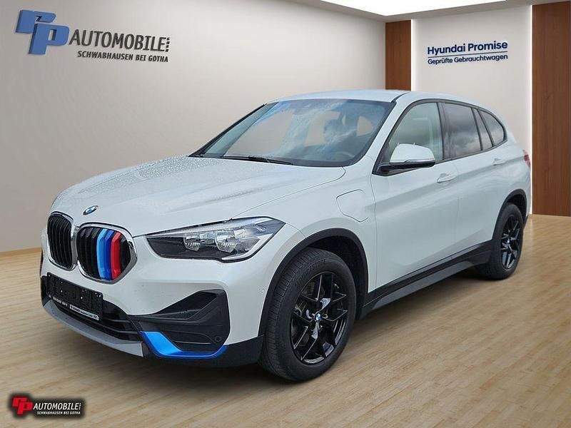 Weiß Gebraucht 2020 BMW X1 Advantage SUV | 21.890 € (Fairer Preis) - Bild 1/4