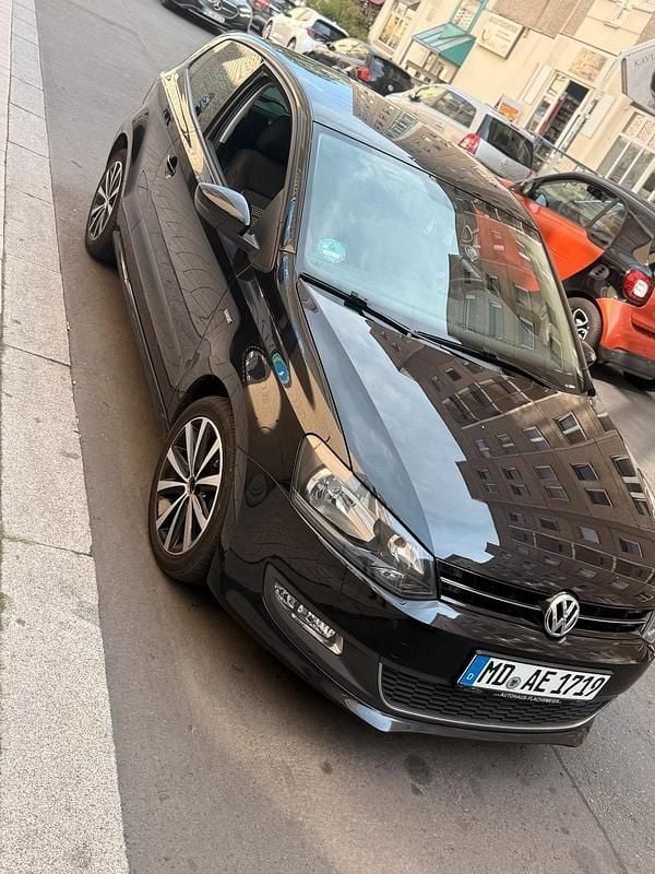 Usado VW Polo 66 HP (48 kW) 2014 Preto Citadino