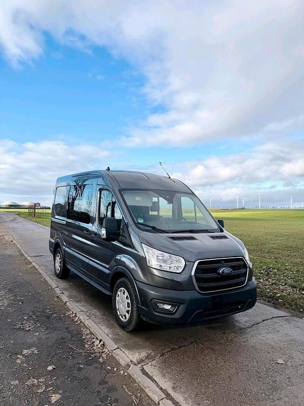 Grau Gebraucht 2021 Ford Transit Van / Kleinbus | 19.999 € (Guter Preis) - Bild 1/4