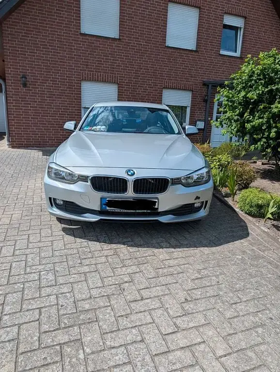 Gebraucht BMW 316 116 PS (85 kW) 2012 Silber Limousine
