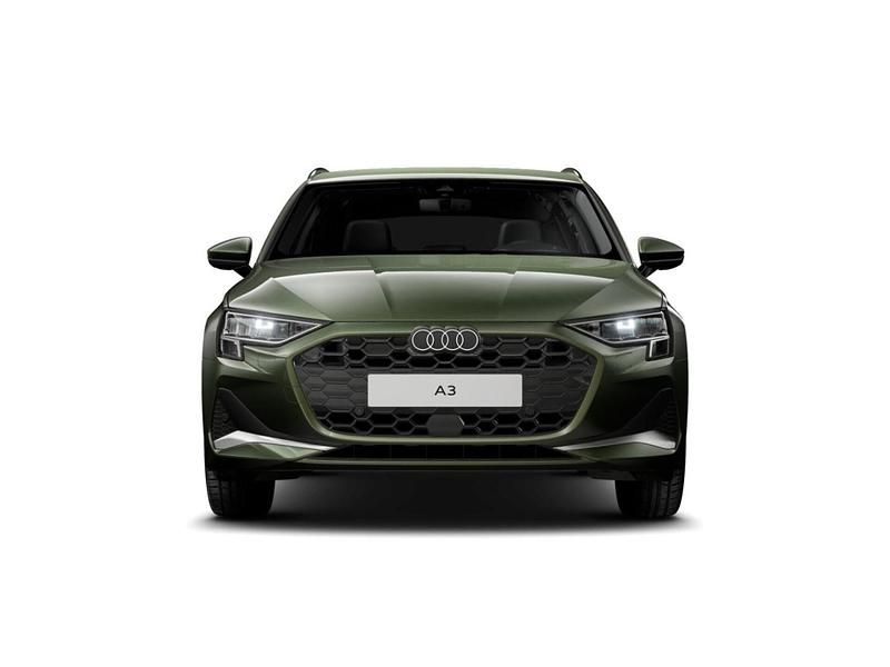 Gebraucht Audi A3 Advanced Plus 116 PS (85 kW) 2025 Distriktgrün metallic Limousine