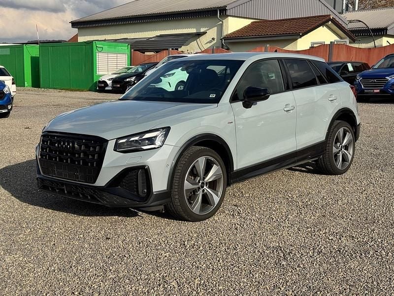 Grau Gebraucht 2023 Audi Q2 S-Line SUV | 22.500 € (Fairer Preis) - Bild 1/4