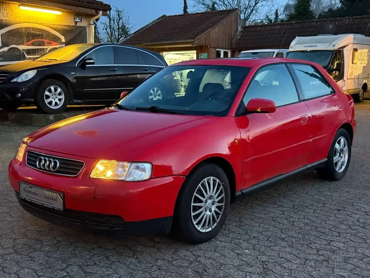 Second-hand Audi A3 Attraction 110 CP (80 kW) 1998 Roșu Hatchback
