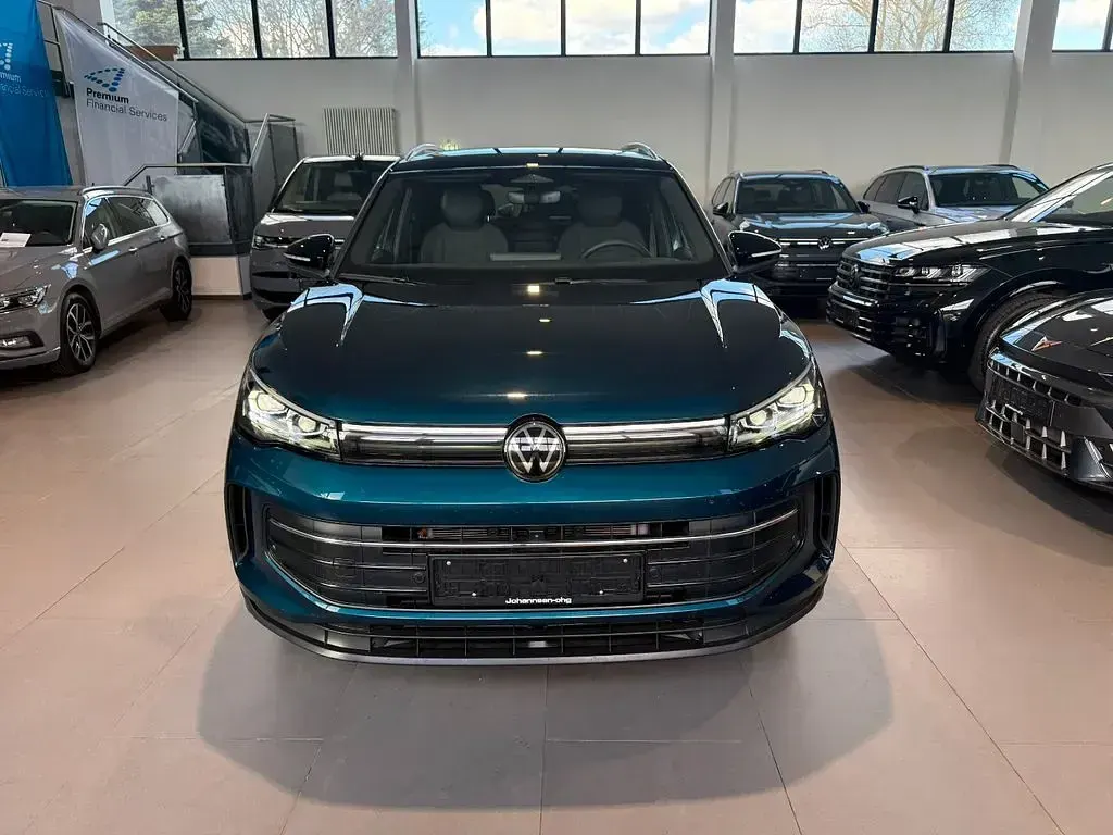 Gebraucht VW Tiguan Goal 150 PS (110 kW) 2025 Nightshade blue metallic SUV