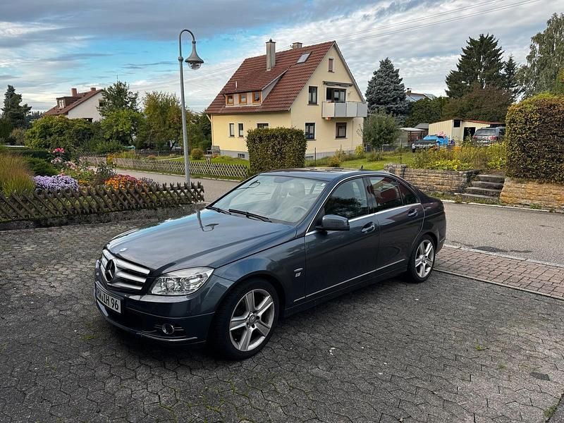 Andere farben Gebraucht 2011 Mercedes C180 Limousine | 7.200 € - Bild 1/4