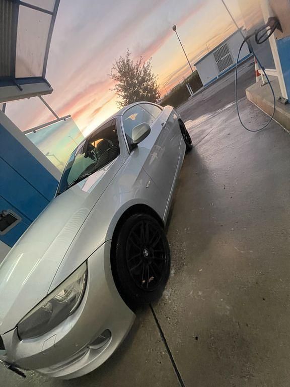 Gebraucht BMW 320 Cabriolet 170 PS (125 kW) 2010 Silber Cabrio