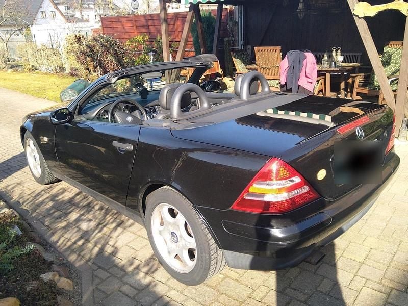 Gebraucht Mercedes SLK230 142 PS (104 kW) 1999 Schwarz Cabrio