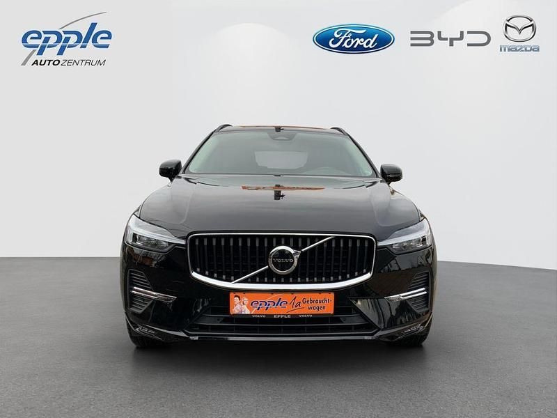 Gebraucht Volvo XC60 Core 197 PS (144 kW) 2022 Onyx black metallic SUV